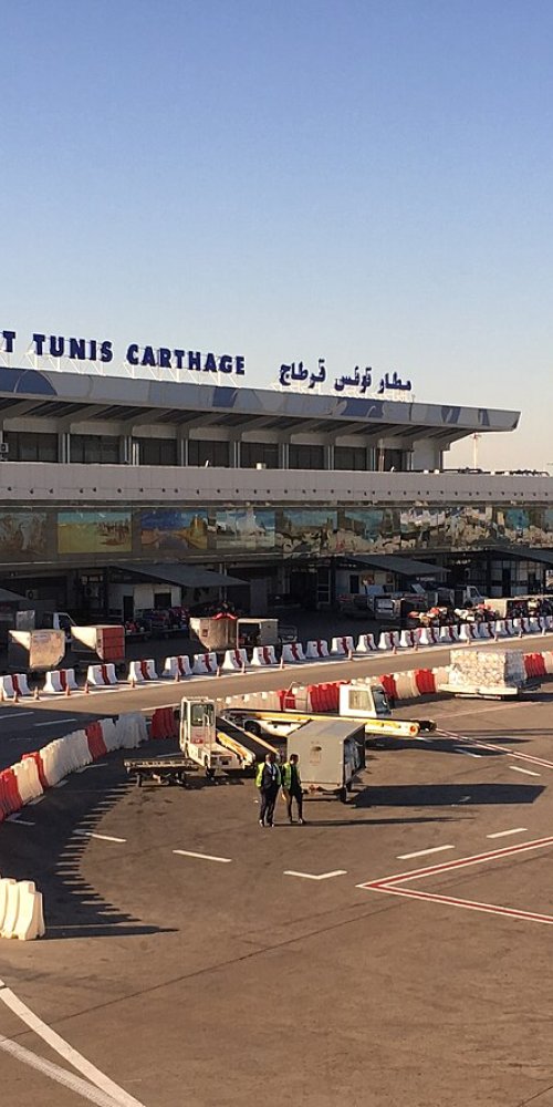 Car rental and transport options at Carthage Airport, TN