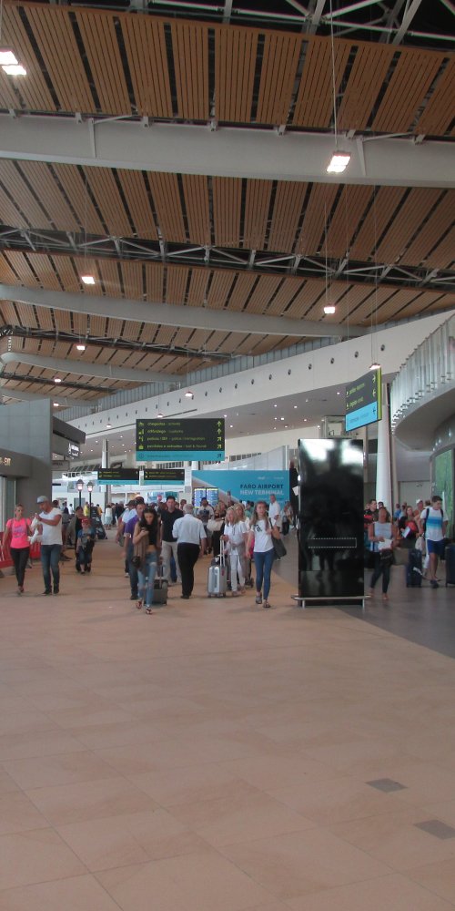 Quiet Faro streets and rental car