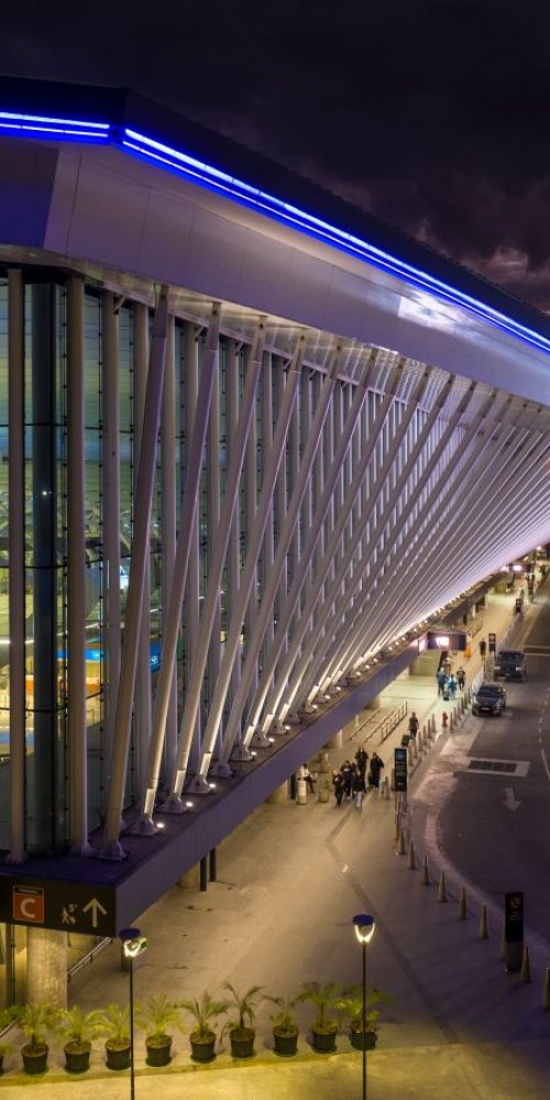 Car on route from Ministro Pistarini Airport